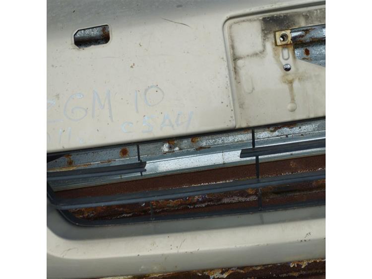 Решетка радиатора Тойота Исис в Обнинске 91579